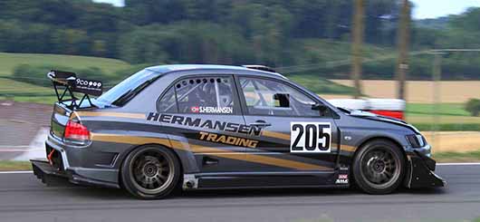 Stian Hermansen erzielte mit seinem gold lackierten Mitsubishi Evo VII